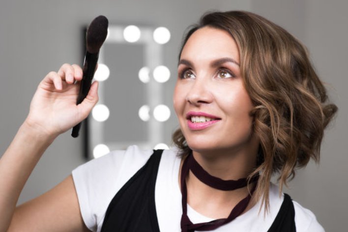 化妆师培训学校怎么找