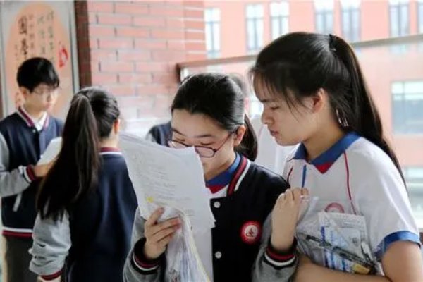 今年常熟高中中考录取分数线是多少？