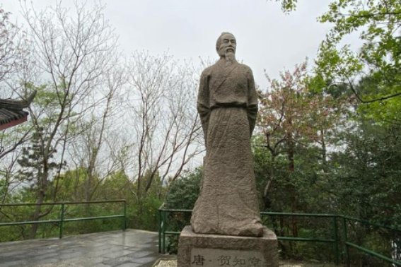 碧玉妆成一树高中妆的意思