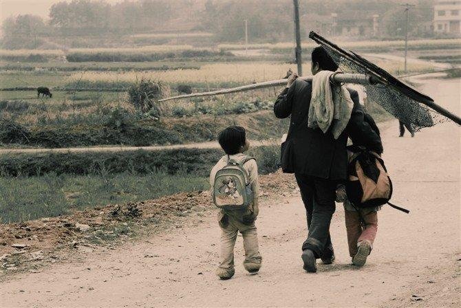 我国大批男光棍诞生，重男轻女是不是导致这种情况发生的主要原因？