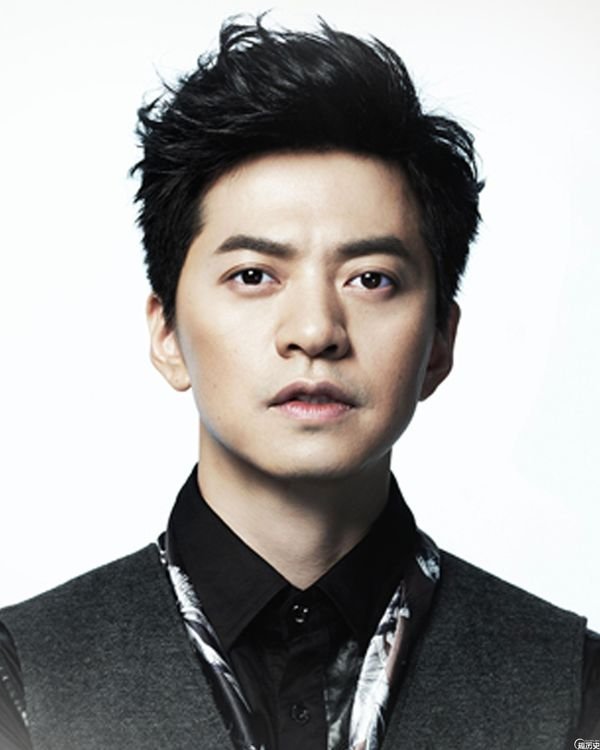 只因多看你一眼，9已注定了永远 ，，什么歌