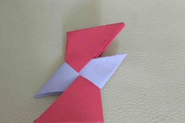 怎么做赛罗的两个飞镖？