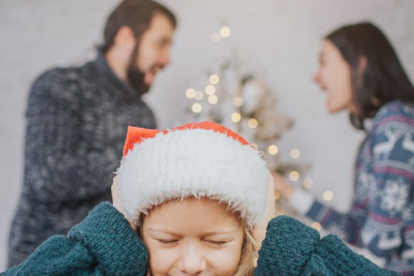 每次回家父母都在吵架，我该怎么办？