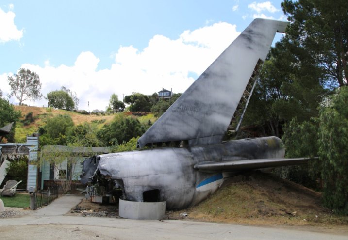 女子因行程码带星未登坠毁航班，得知事故后作何表示？