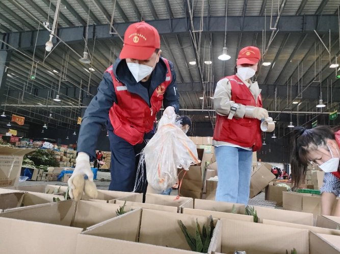 上海一男子求物资被问是否为本地户口，为何会出现区别对待