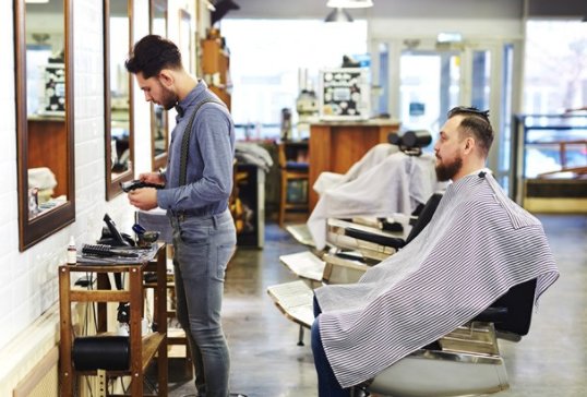 被骗三四次，卡里有2.5万继续用要再充2.5万，为何早不报警？