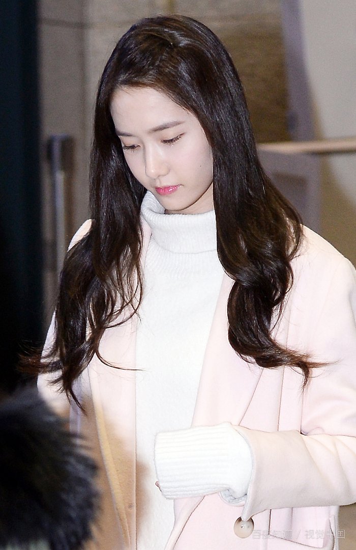 女儿十七岁了还和父母睡一起正常吗？