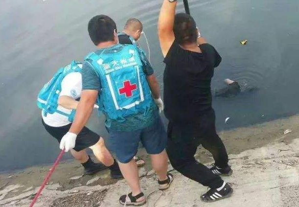 重庆一小伙溺亡前投保百万，保险公司拒赔，这么做合理吗？