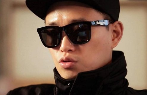 runningman中的gray犯什么错误了吗，为什么121007期上来就道歉什么的呢？？