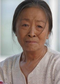 “丑娘”张少华因病去世，一生奖项辉煌，却因丑闻被惨骂，究竟是什么丑闻？