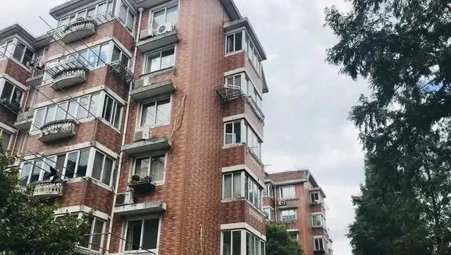 上海一群租房住29人，阳转阴后又再阳，给居民们带来了什么焦虑？