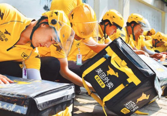 深圳外卖小哥担心疫情带被子送餐,你如何看待小哥这一行为?