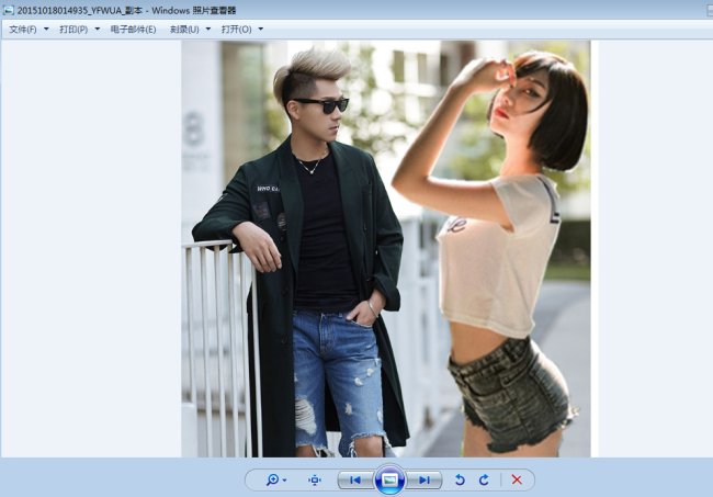 两张人物合成一张图片怎么做？