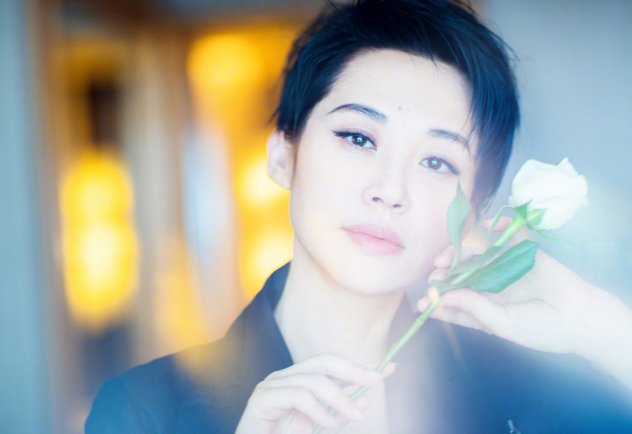 许晴深夜晒的湿发照迷人吗?