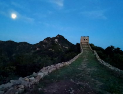 我爱鲜花我爱白鸽我爱万里长城是什么歌