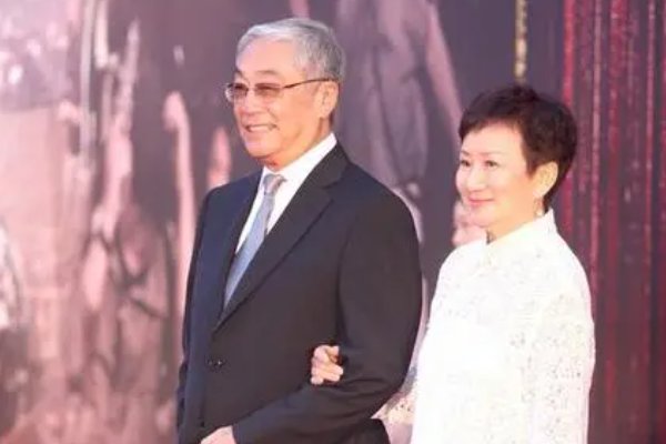 曾江去世遗孀焦姣首发声，夫妻感情深厚，他们曾有过哪些爱情故事？