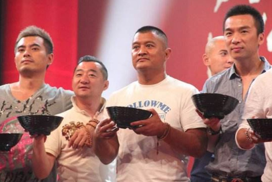 演员张昊翔自曝拍戏年收入30万，演员们的收入差距有多大？