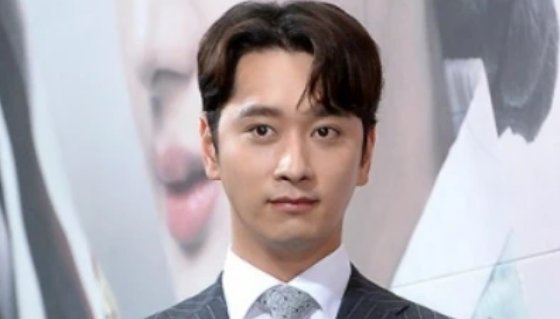 32岁黄灿盛与大8岁女友结婚，承认女友已怀孕，他们之间是如何相识的？