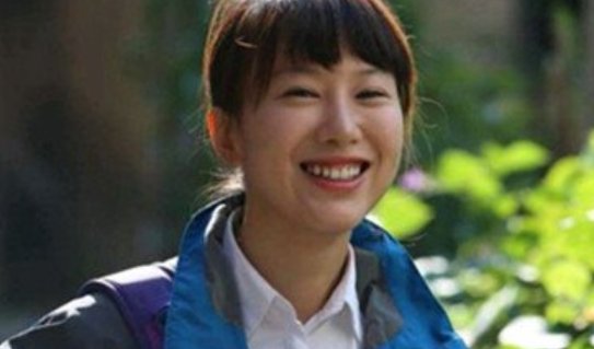 远方的家边主持人是谁？