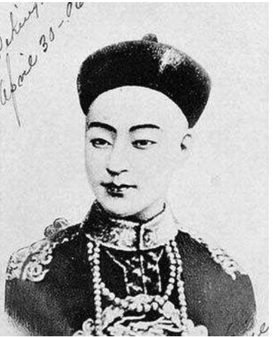 末代皇帝溥仪离开紫禁城时，为何皇宫内哭泣声一片？