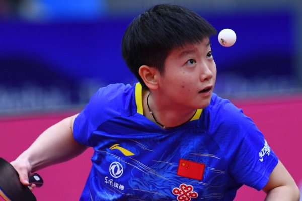 孙颖莎出现时全场的反应