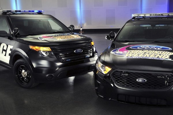 芝加哥两警车相撞,这背后的隐情是什么?