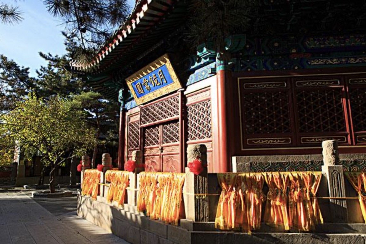 北京最大的佛教寺庙是哪个