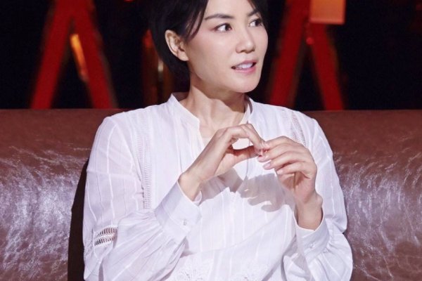 有时候，有时候，我会相信一切有尽头。这是王菲哪首歌里的