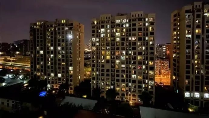 上海一群租房住29人，阳转阴后又再阳，给居民们带来了什么焦虑？