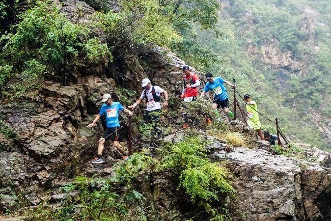 甘肃马拉松前6名唯一幸存者遭网暴，为何网友将矛头对准他？