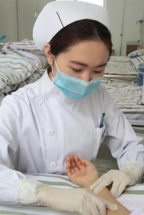 2022年护士资格证分数线