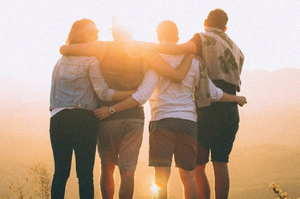 正确的()要靠正确的()来保证