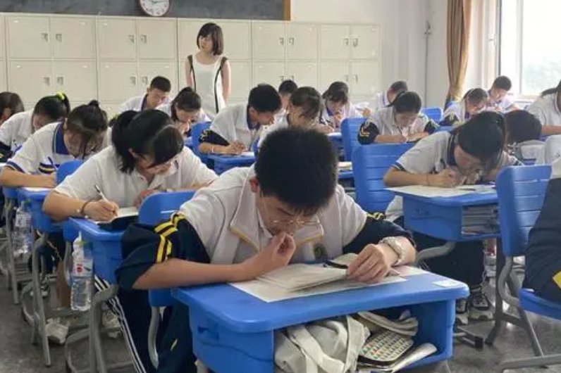 什么是新课标2卷高考试卷？