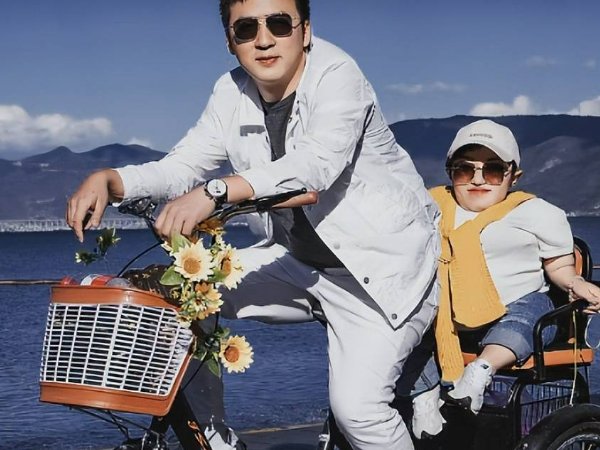 袖珍人李喜梅简介