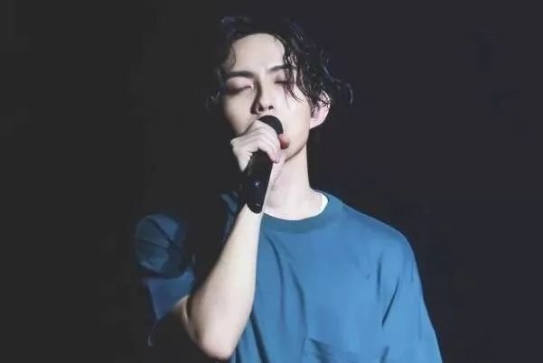 “我为你付出的青春这么多年” 这是哪首歌的歌词？