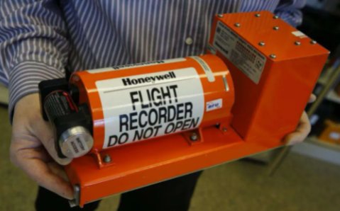 波音飞机为何会有两部黑匣子？这两个黑匣子有何区别？