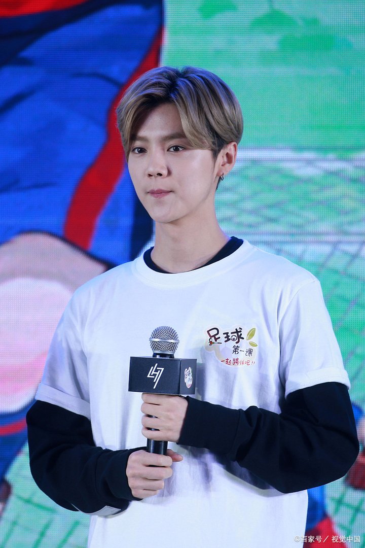 鹿晗和吴磊关系不一般，两人的成长发展都离不开关晓彤，为何这么说？