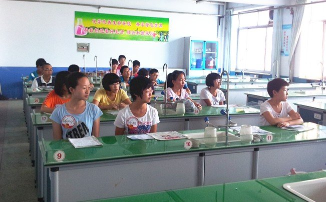 滦南三中的学校简介