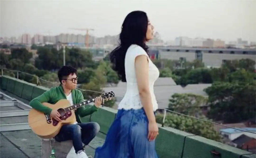 女子回应已婚高管致其流产后道歉，此事有何最新进展？