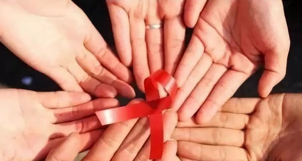 成都一医院六旬勤杂工感染艾滋病，他为什么会被感染？