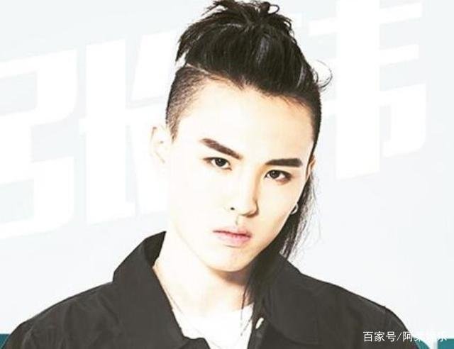 他在《中国好声音》中出名的张玮,把别人的歌唱火了,为何很少有他的消息?