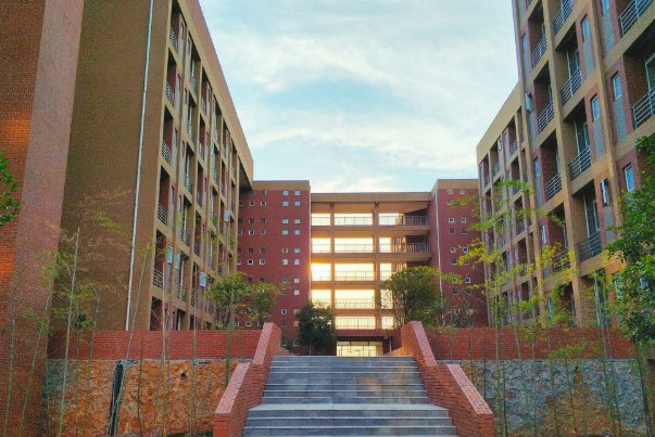 湖北商贸学院真实评价