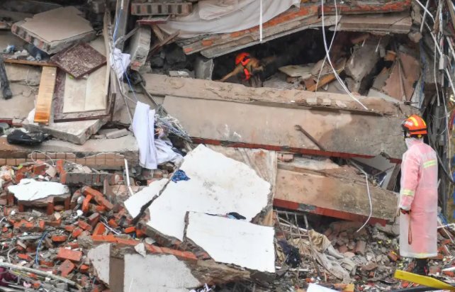湖南长沙居民自建房倒塌事故,应急救援专家哭了,你是否能理解他的心情?