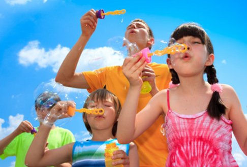 用洗洁精制作泡泡水时，加什么东西能让泡泡吹的更大？