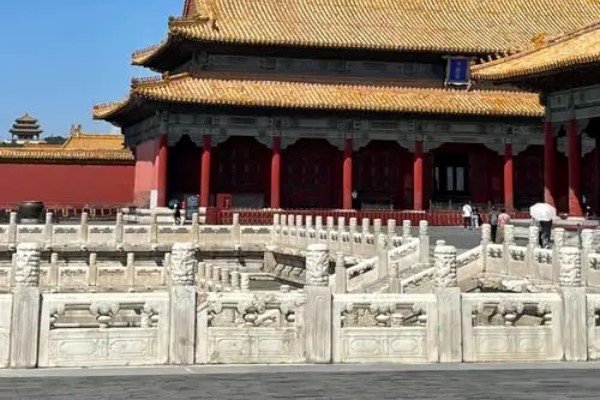 请问，六年级12课故宫博物院的路线图是什么样的？