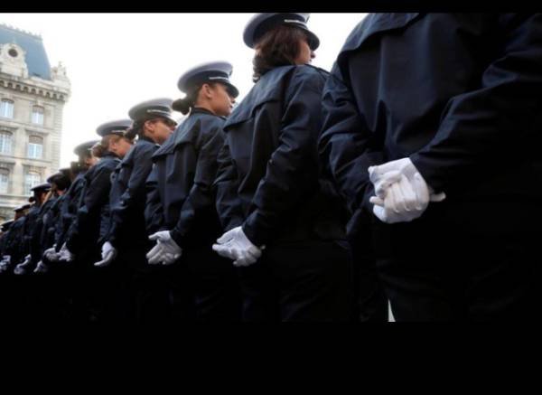 一周内5名警察自杀，今年已发生44起，法国警察为何心理素质如此之差？