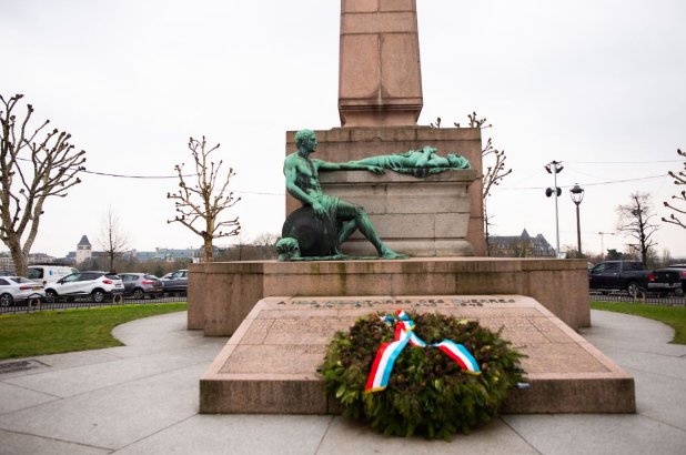 俄罗斯红场无名英雄纪念碑碑文