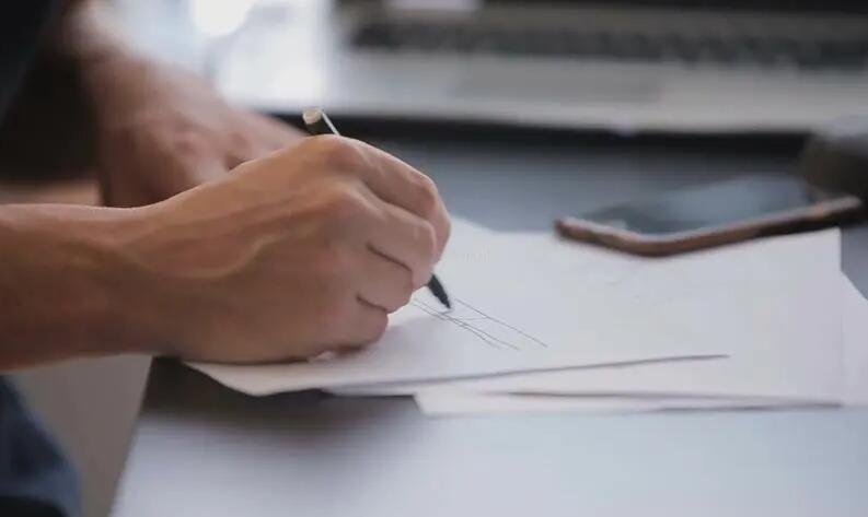 成年人千万不要随便签字,成年人乱签字会有哪些后果?