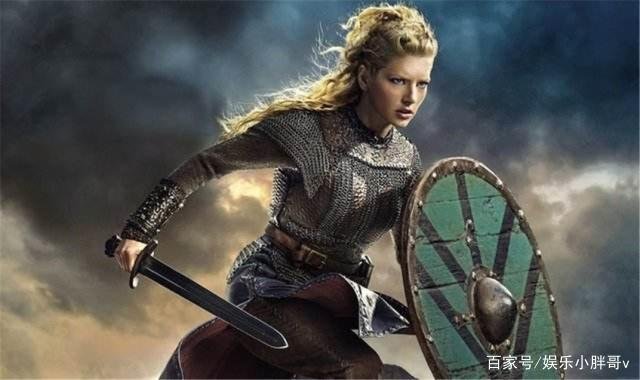 21名海盗和100位美女亡命海岛，建立一个国家，如今怎样？