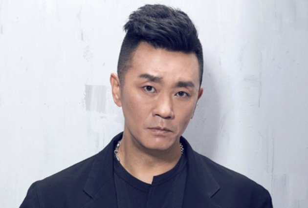 含笑是哪位歌手的艺名吗？